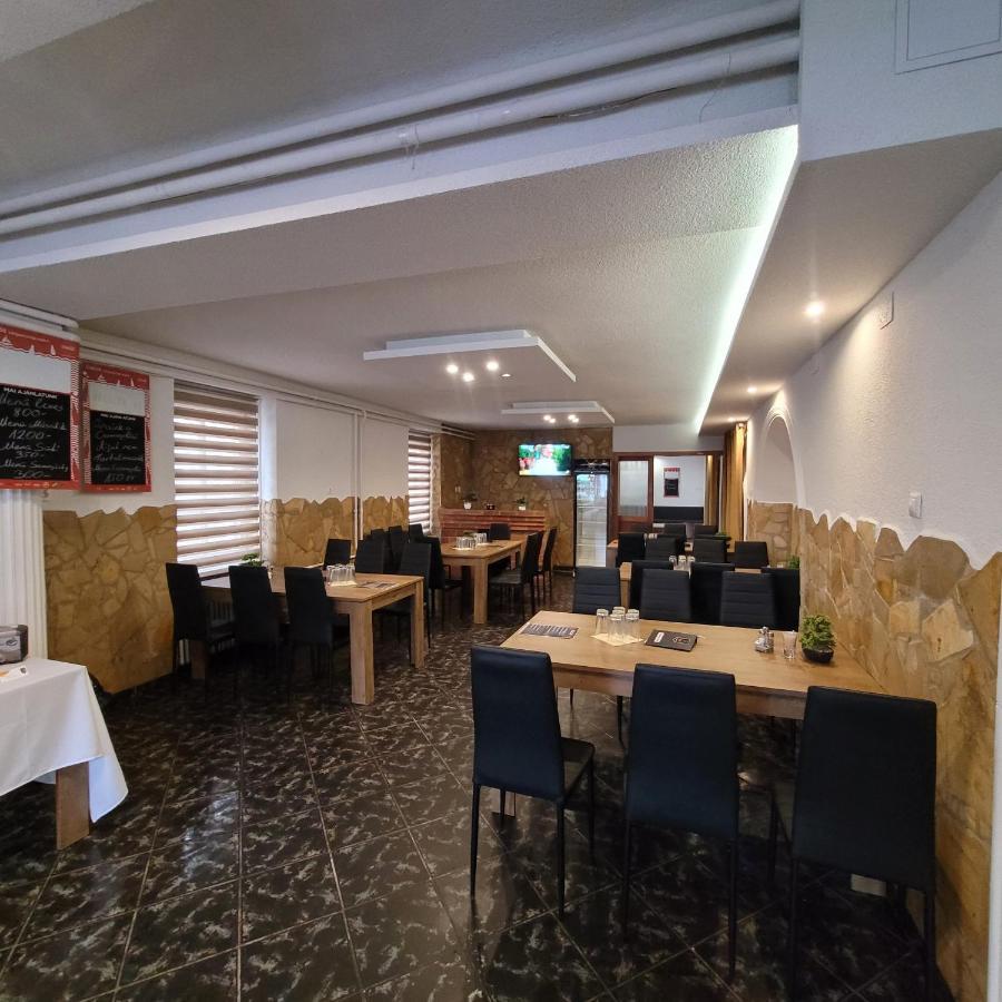 Komplex -Rendezvenytermek-Panzio-Apartman-Irodak- Mateszalka Exterior foto